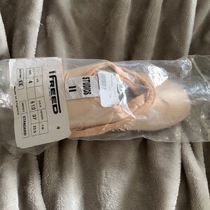 Freed pointe shoe